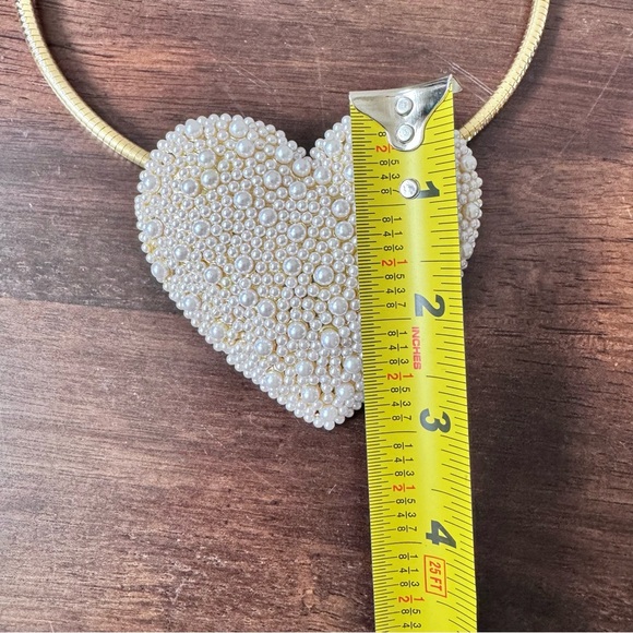 NATASHA Pearl Heart Statement
Necklace - Picture 7 of 8